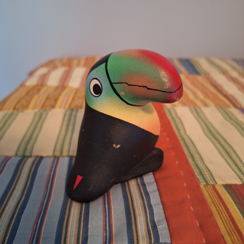 De Rosa Collection Birds Limited Edition Ceramic Colorful Toucan Bird Figurine